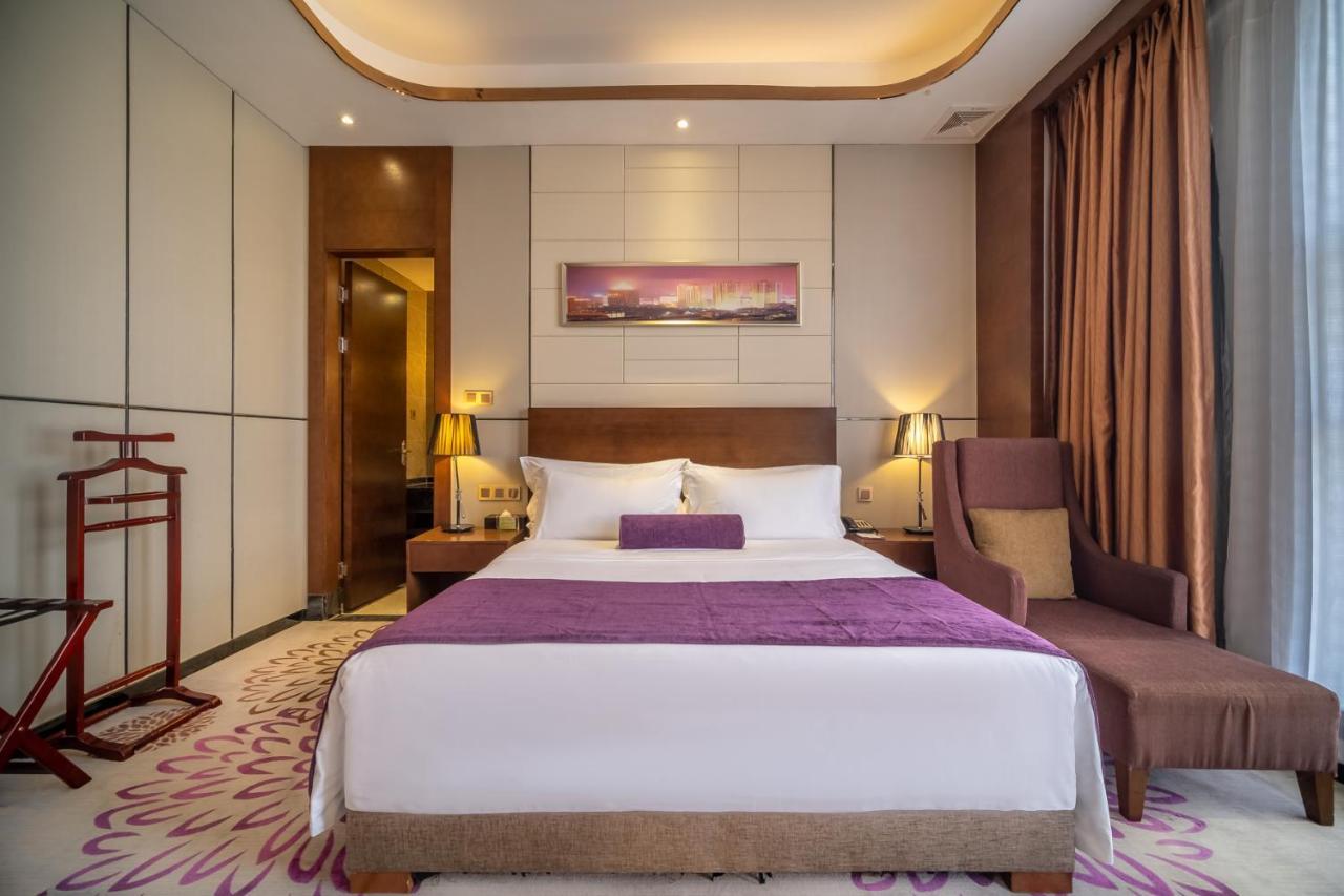 Relteem Hotel Чжуншань Экстерьер фото