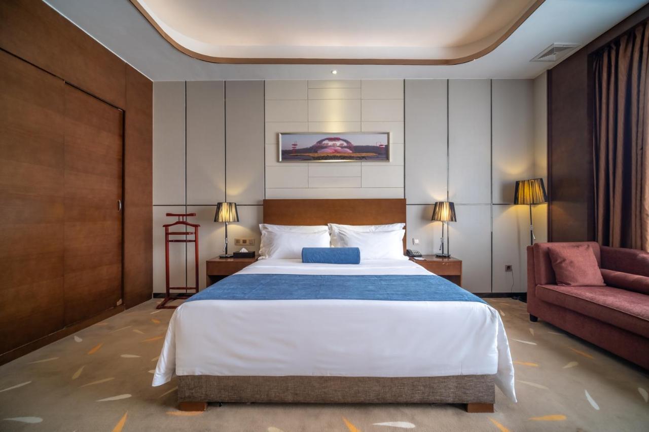 Relteem Hotel Чжуншань Экстерьер фото