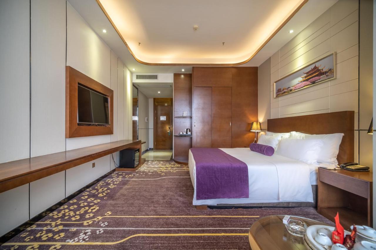 Relteem Hotel Чжуншань Экстерьер фото