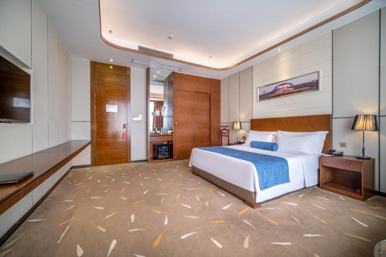 Relteem Hotel Чжуншань Экстерьер фото